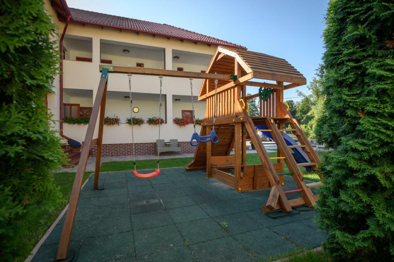 סובאטה Casa Moldovan מראה חיצוני תמונה